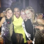 Mavis met fans